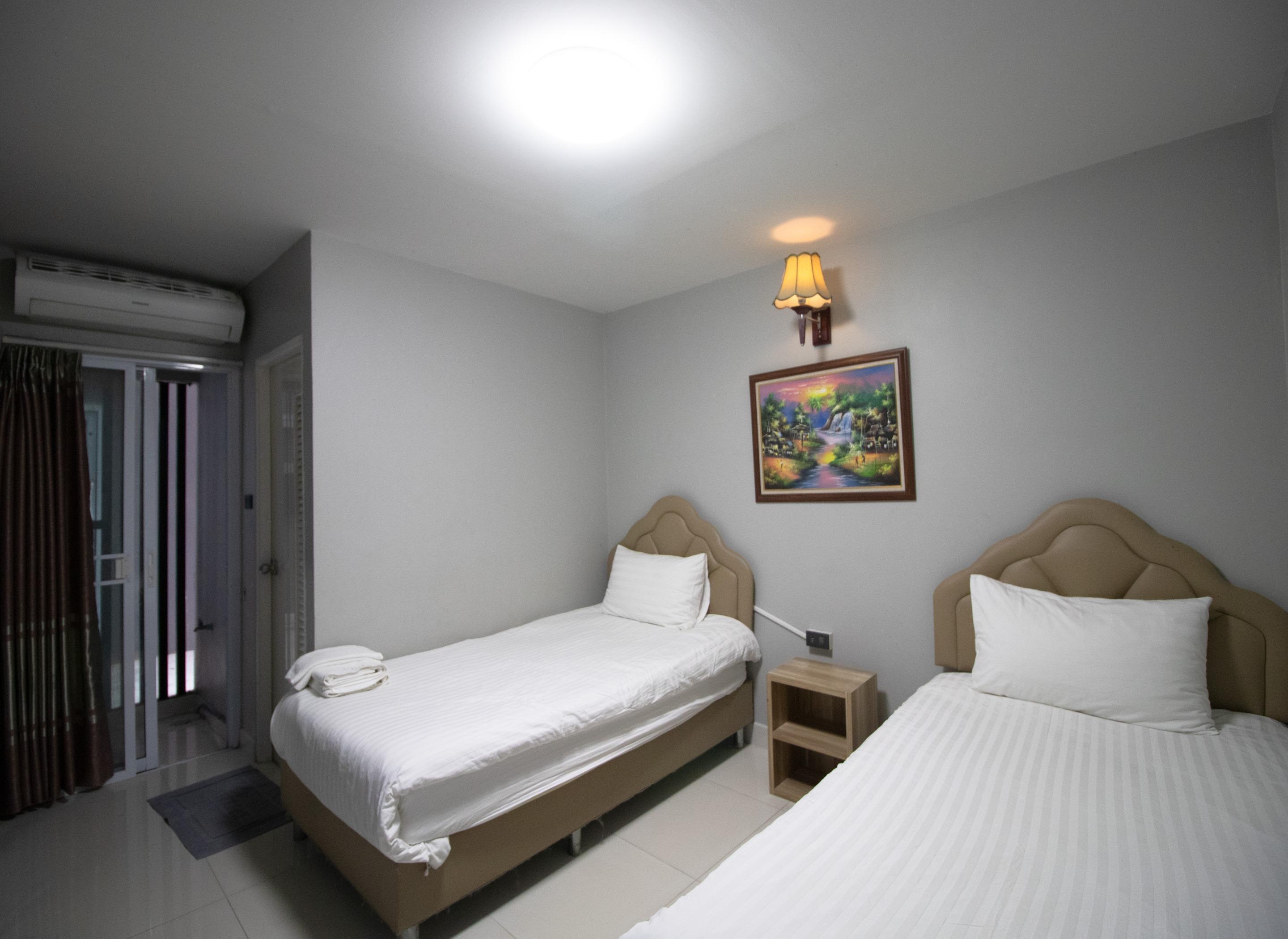 Kun Hotel Nakhonratcsaszima Kültér fotó