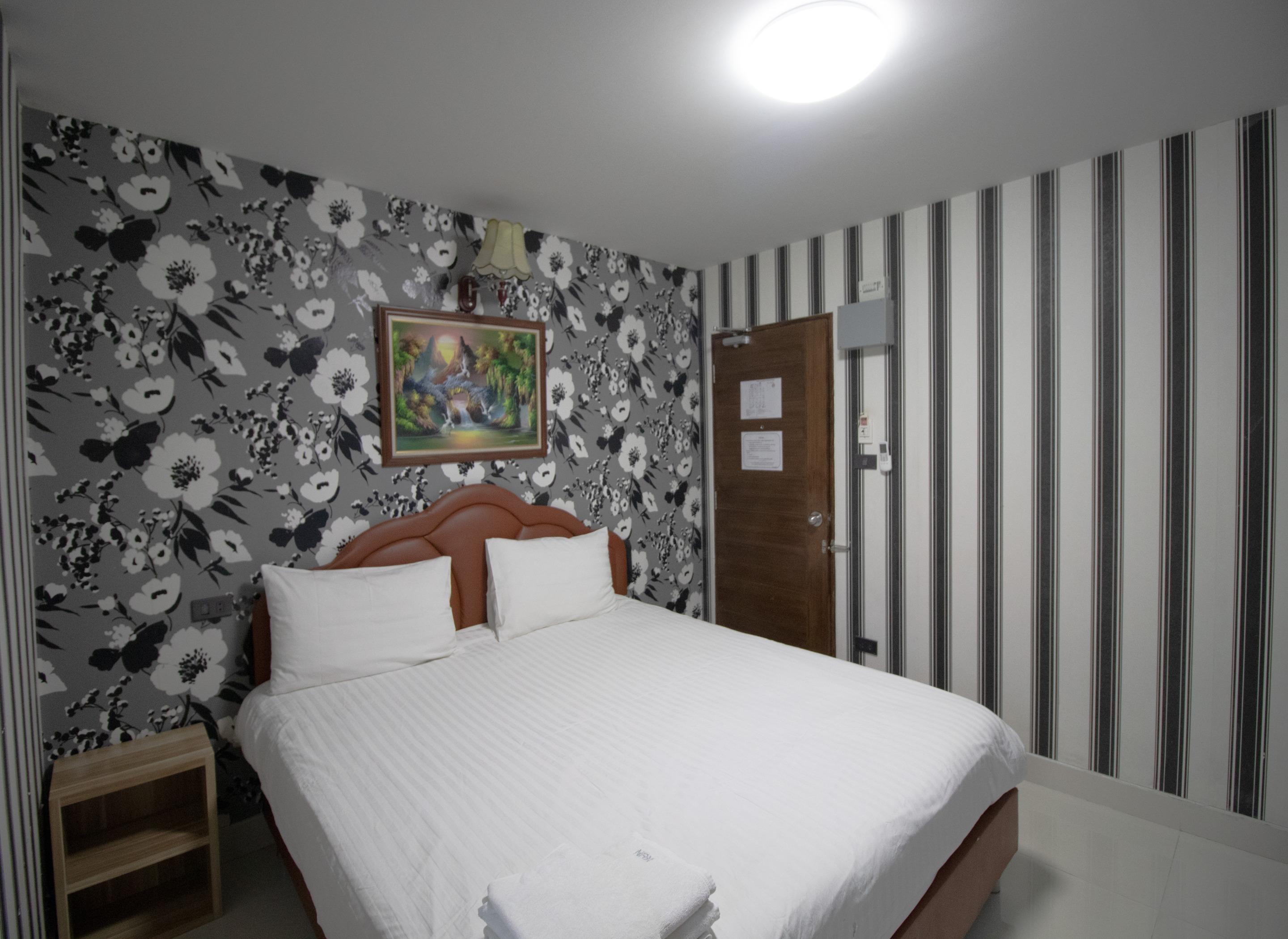 Kun Hotel Nakhonratcsaszima Kültér fotó
