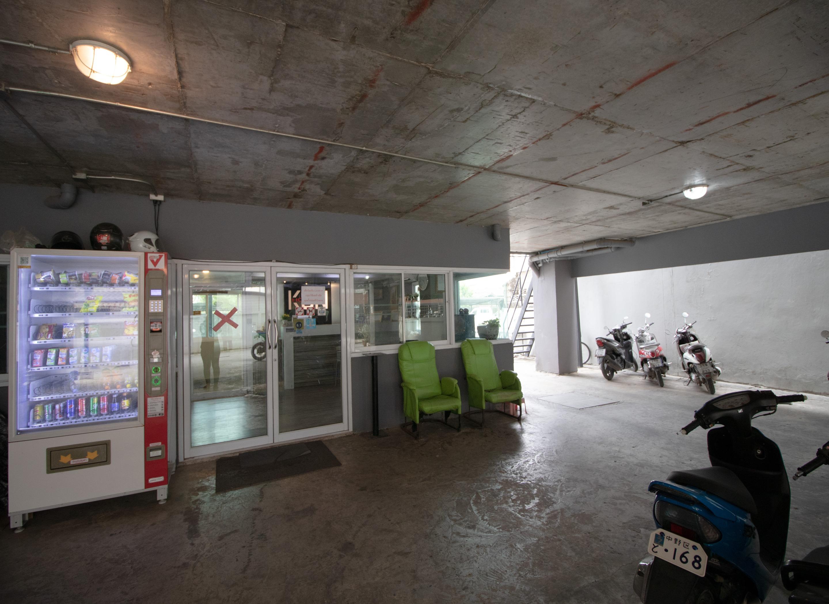 Kun Hotel Nakhonratcsaszima Kültér fotó